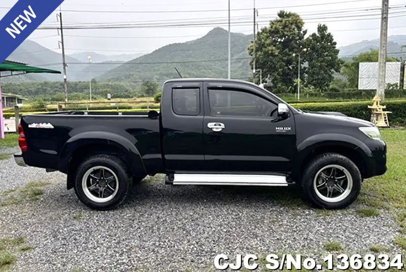 Toyota Hilux in Black for Sale Image 3