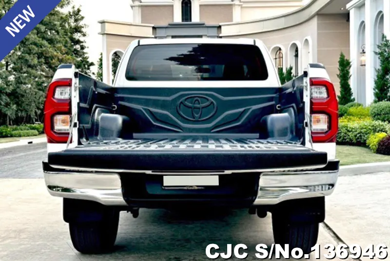 Toyota Hilux in White for Sale Image 5
