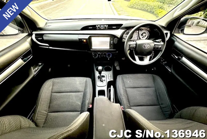 Toyota Hilux in White for Sale Image 6