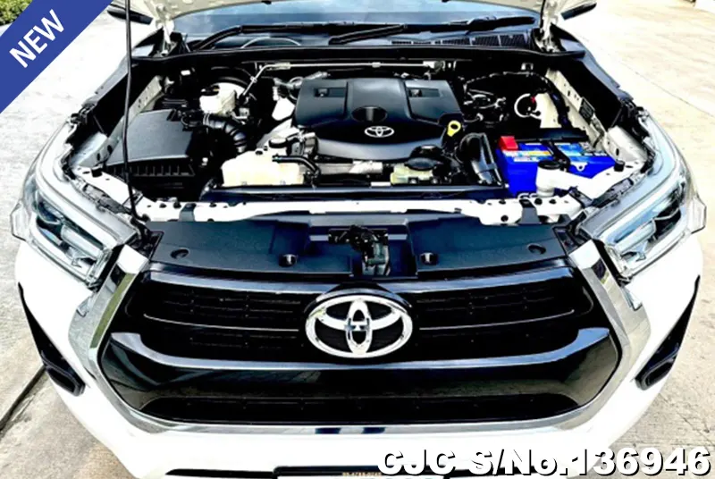 Toyota Hilux in White for Sale Image 12