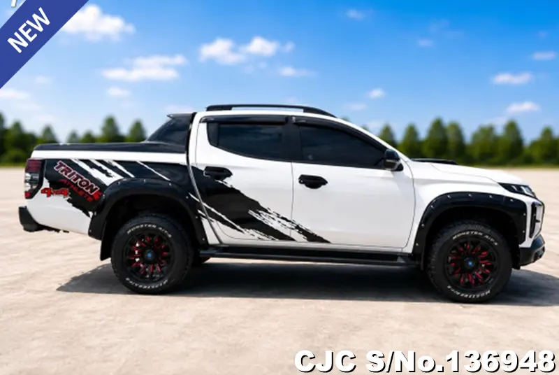 Mitsubishi Triton in White for Sale Image 6