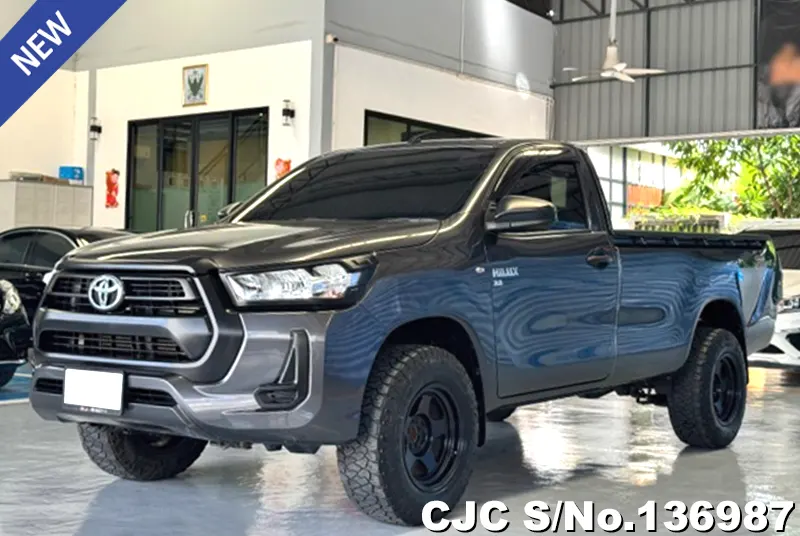 Toyota Hilux in Gray for Sale Image 3