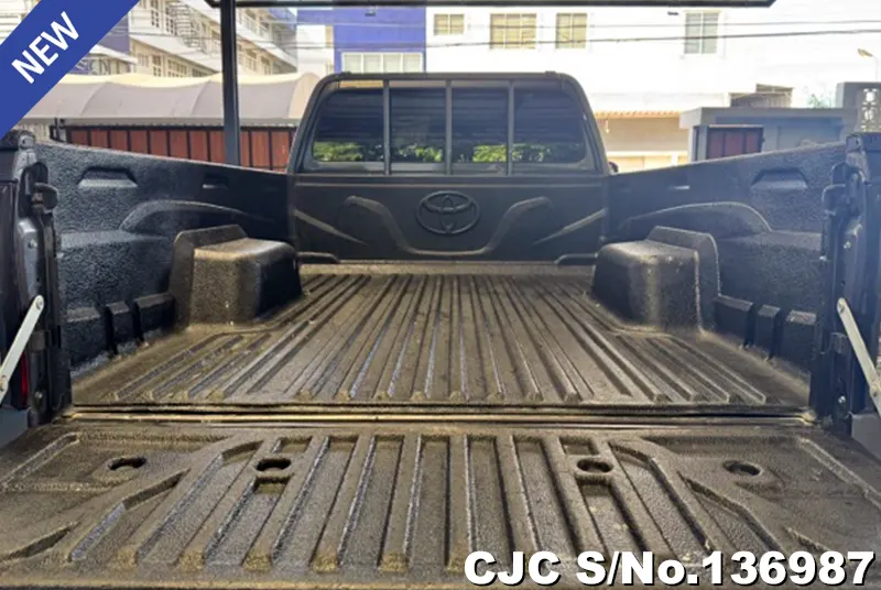 Toyota Hilux in Gray for Sale Image 4