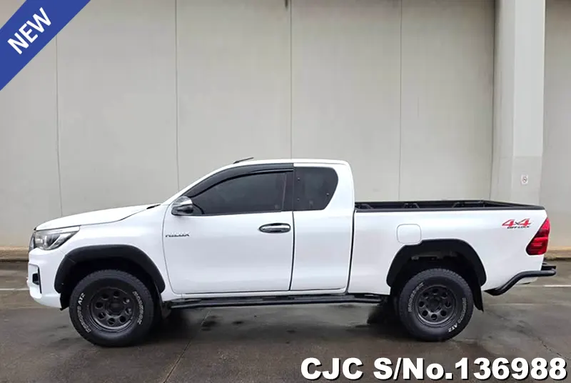 Toyota Hilux in White for Sale Image 4