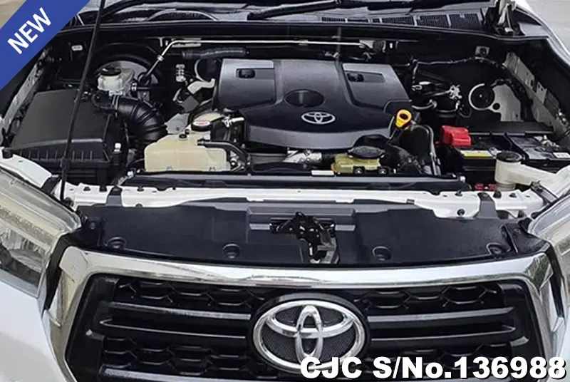 Toyota Hilux in White for Sale Image 9