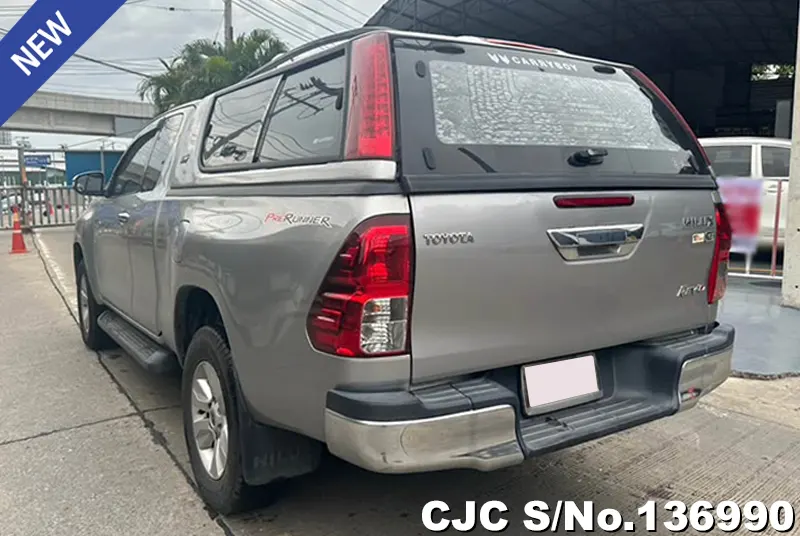 Toyota Hilux in Silver for Sale Image 1