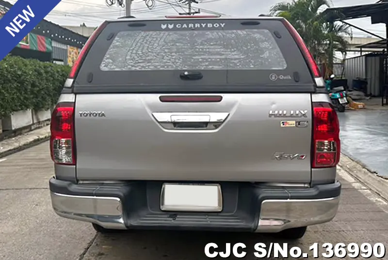 Toyota Hilux in Silver for Sale Image 4