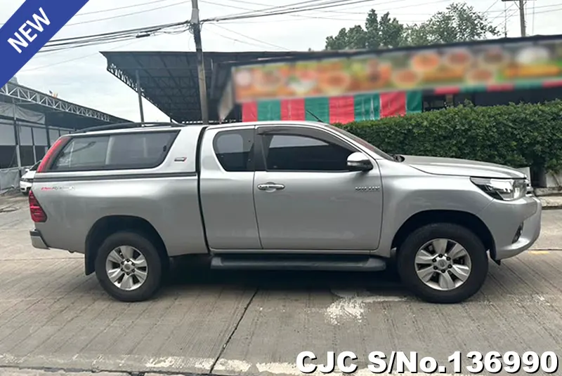 Toyota Hilux in Silver for Sale Image 5