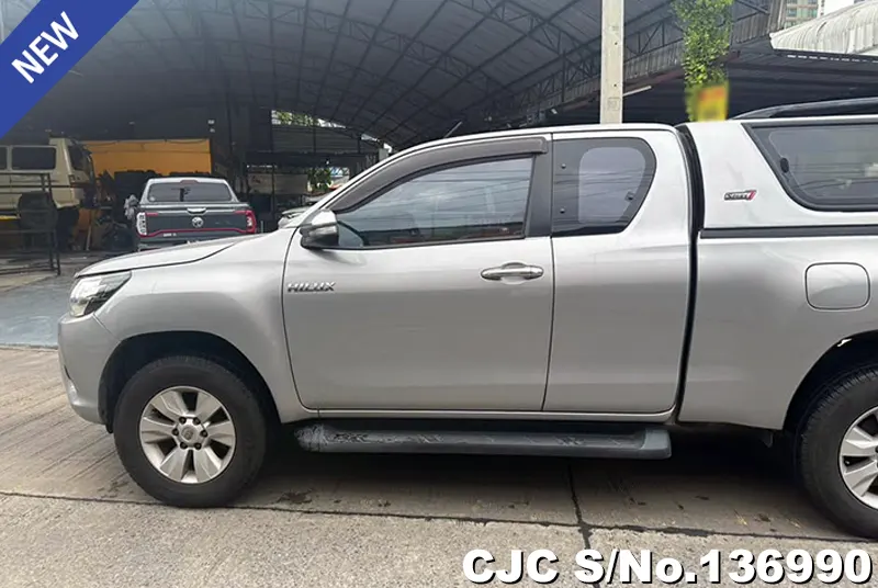Toyota Hilux in Silver for Sale Image 6