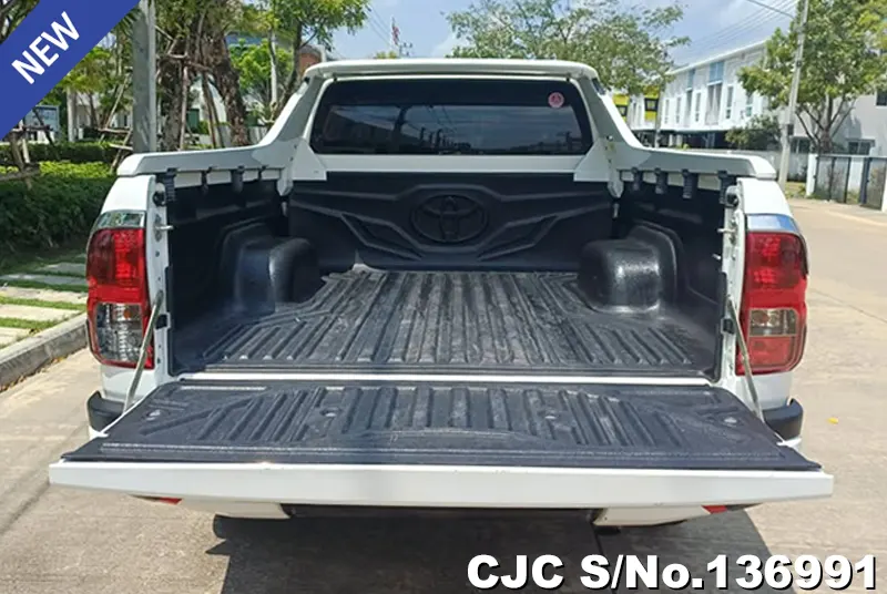 Toyota Hilux in White for Sale Image 7