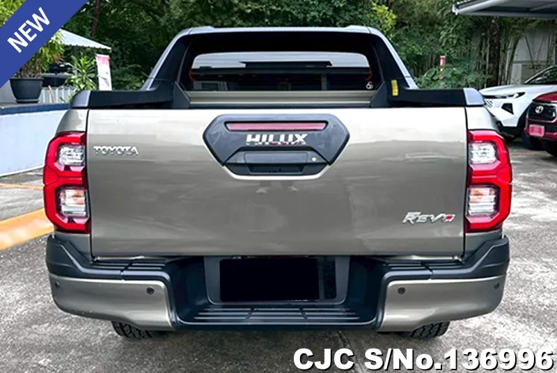Toyota Hilux in Oxide Bronze Metallic for Sale Image 5