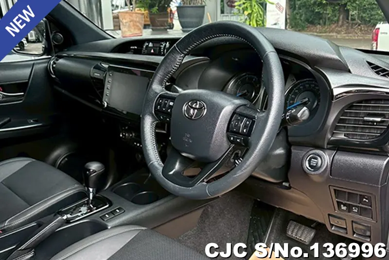 Toyota Hilux in Oxide Bronze Metallic for Sale Image 7