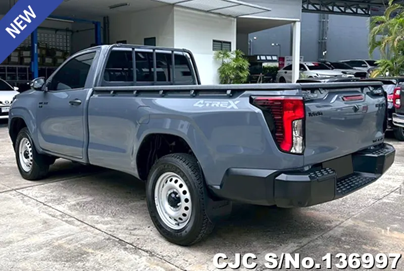 Toyota Hilux in Gray for Sale Image 1