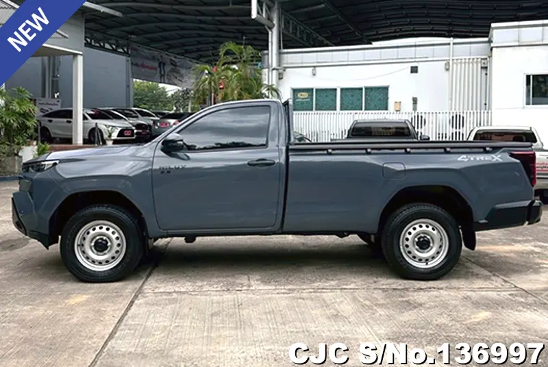 Toyota Hilux in Gray for Sale Image 6