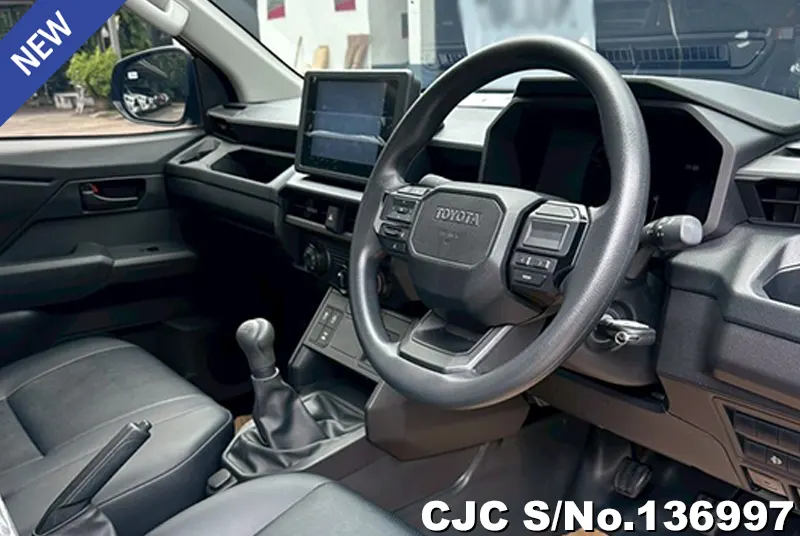 Toyota Hilux in Gray for Sale Image 7