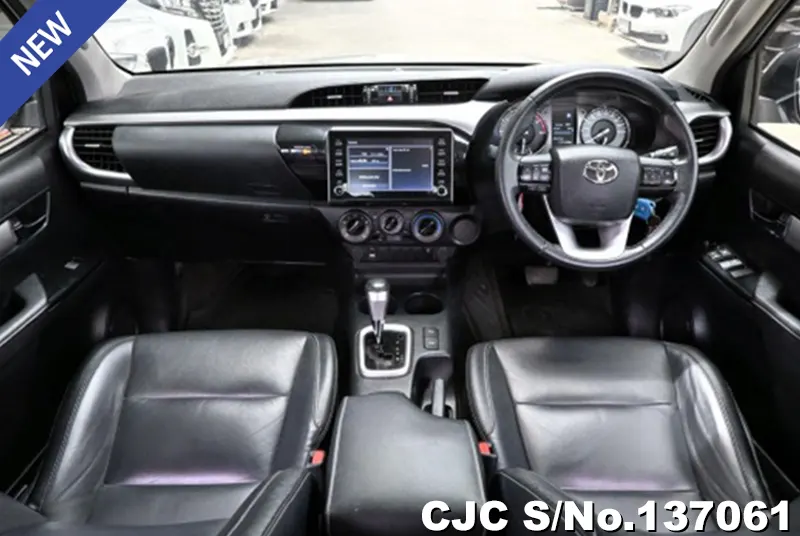Toyota Hilux in Silver for Sale Image 3