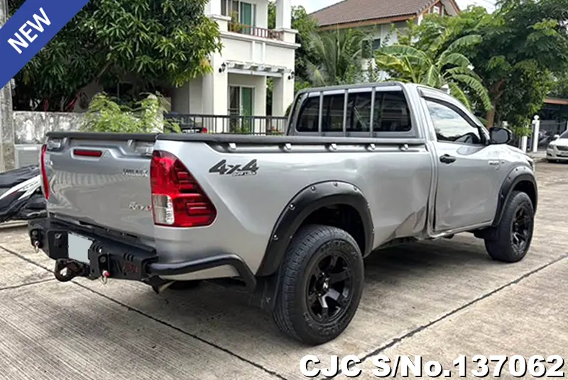 Toyota Hilux in Silver for Sale Image 2
