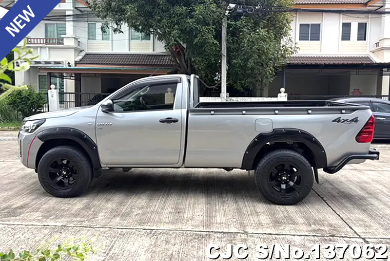 Toyota Hilux in Silver for Sale Image 5