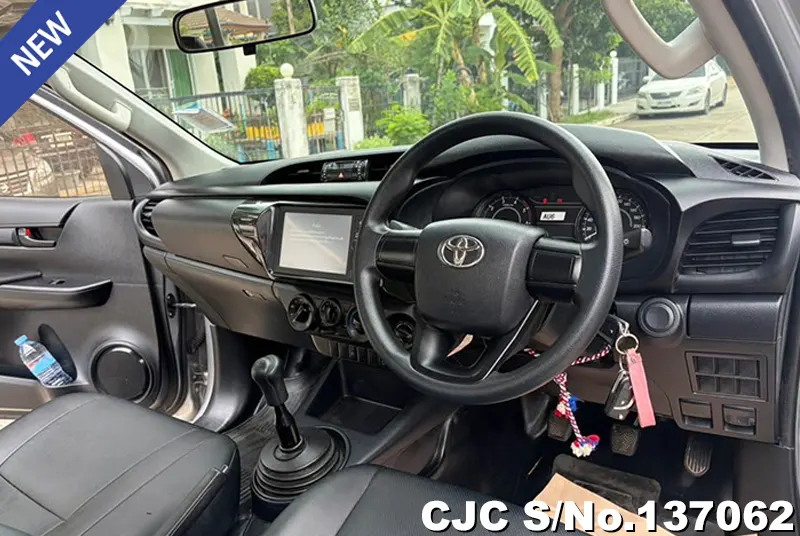 Toyota Hilux in Silver for Sale Image 6