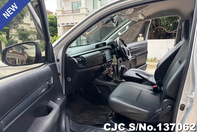 Toyota Hilux in Silver for Sale Image 8