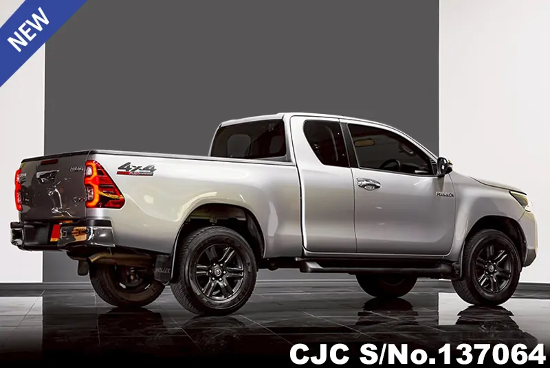 Toyota Hilux in Silver for Sale Image 2