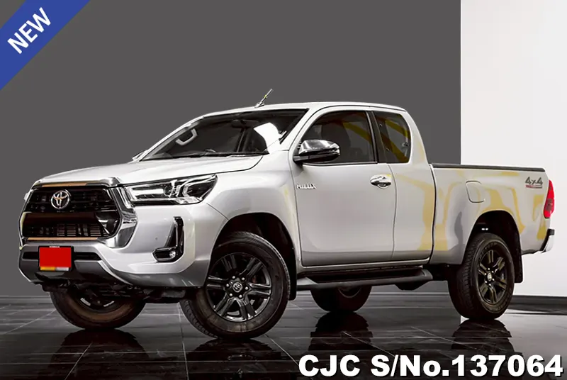 Toyota Hilux in Silver for Sale Image 3