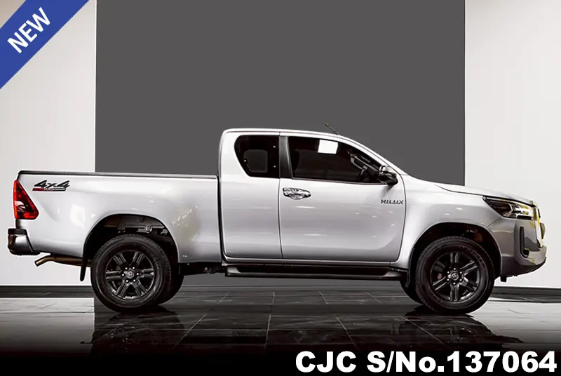 Toyota Hilux in Silver for Sale Image 6