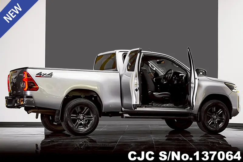 Toyota Hilux in Silver for Sale Image 8