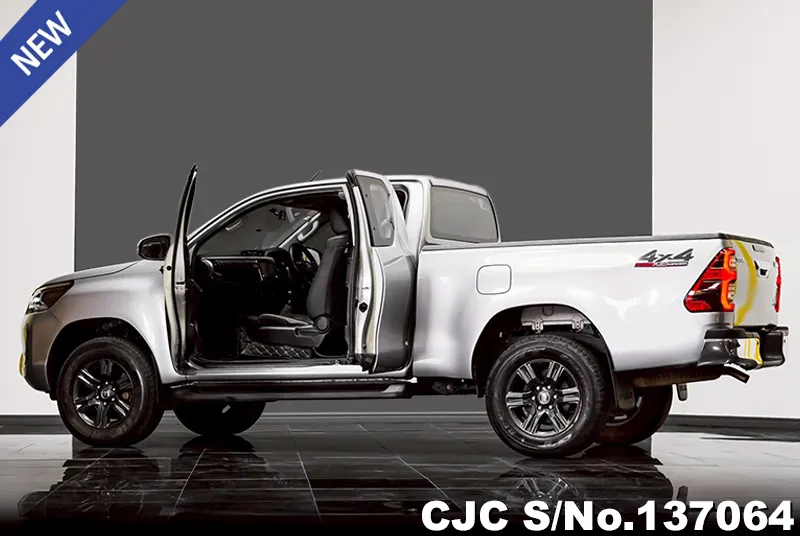 Toyota Hilux in Silver for Sale Image 9
