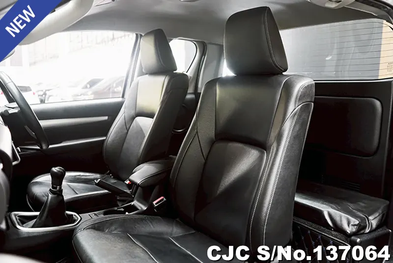 Toyota Hilux in Silver for Sale Image 14