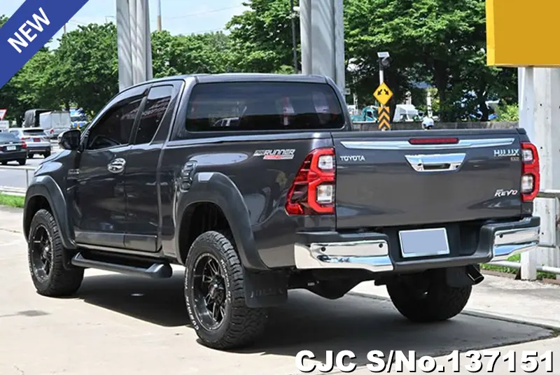 Toyota Hilux in Gray for Sale Image 1