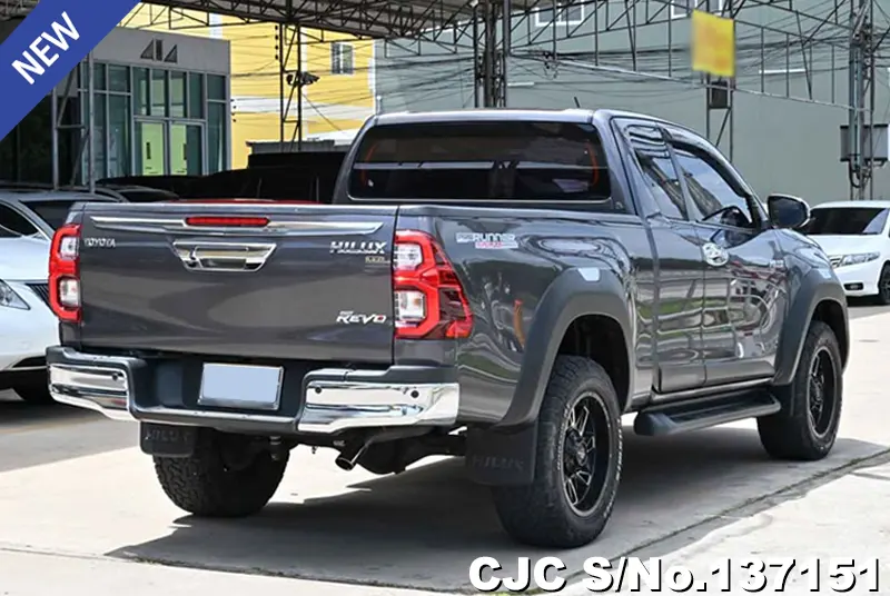 Toyota Hilux in Gray for Sale Image 2