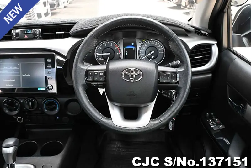 Toyota Hilux in Gray for Sale Image 7