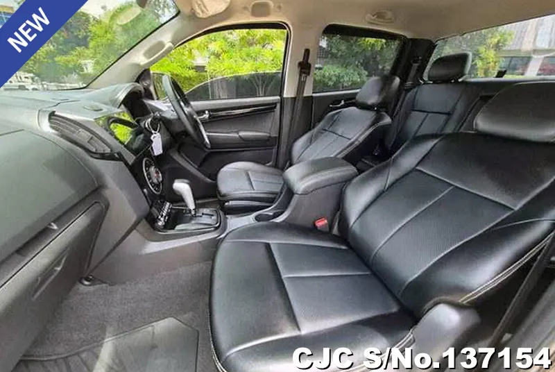 Isuzu D-Max in Black for Sale Image 6