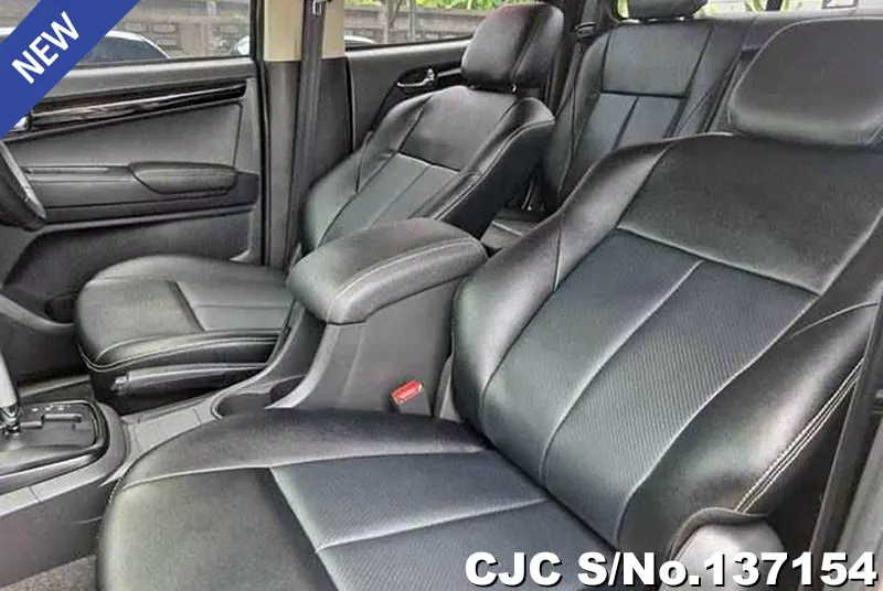 Isuzu D-Max in Black for Sale Image 8