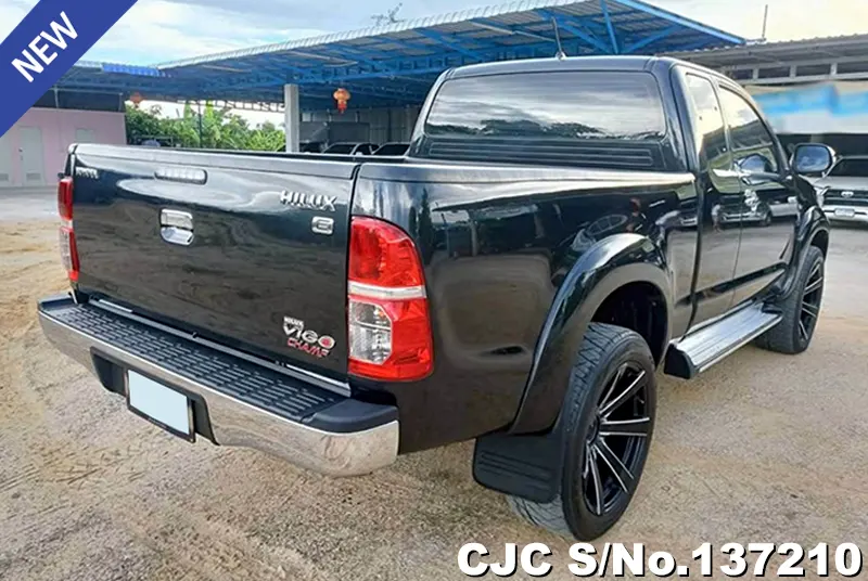 Toyota Hilux in Black for Sale Image 2