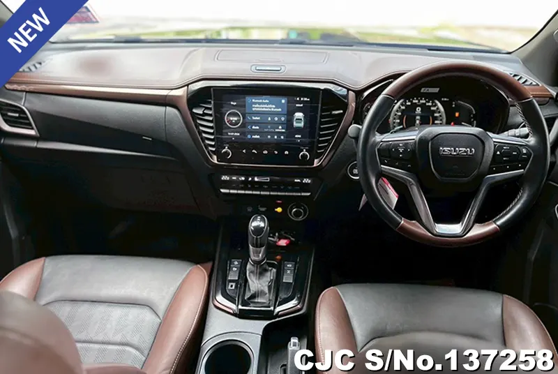 Isuzu D-Max in Black for Sale Image 6