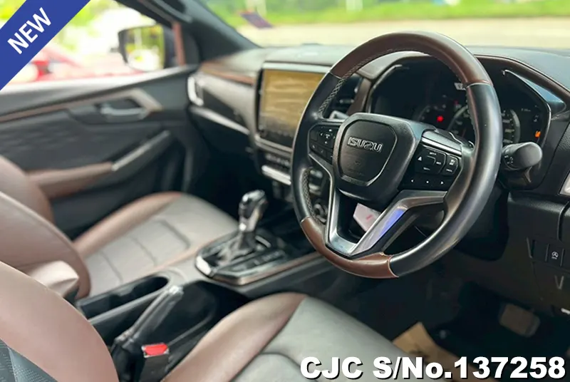 Isuzu D-Max in Black for Sale Image 8