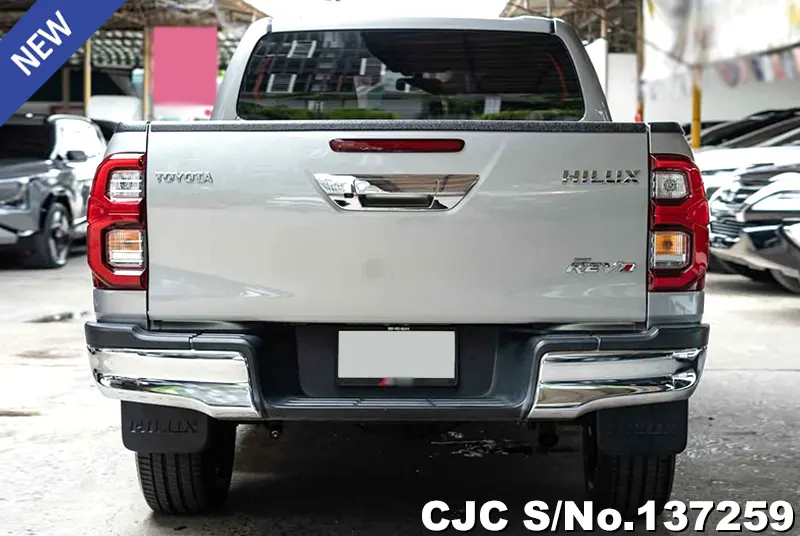 Toyota Hilux in Gray for Sale Image 5