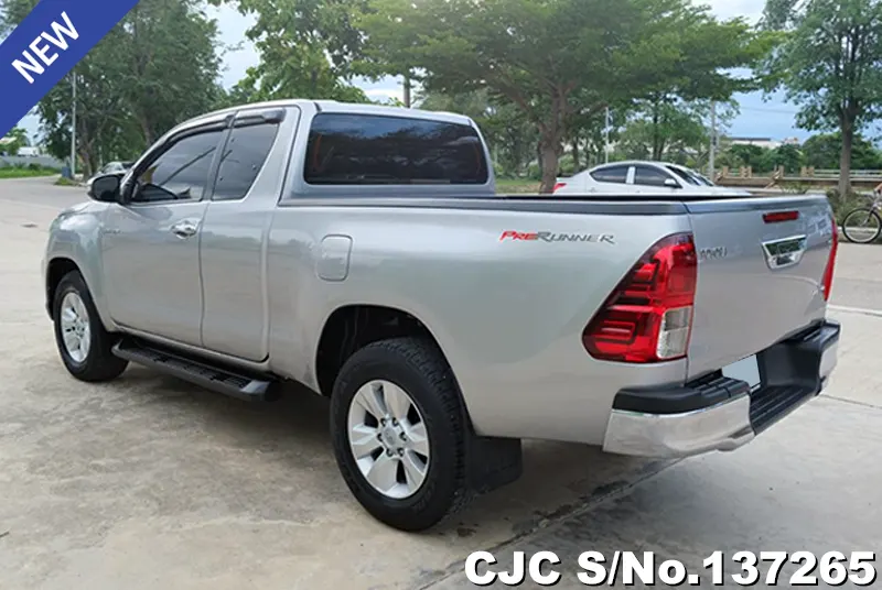 Toyota Hilux in Silver for Sale Image 1