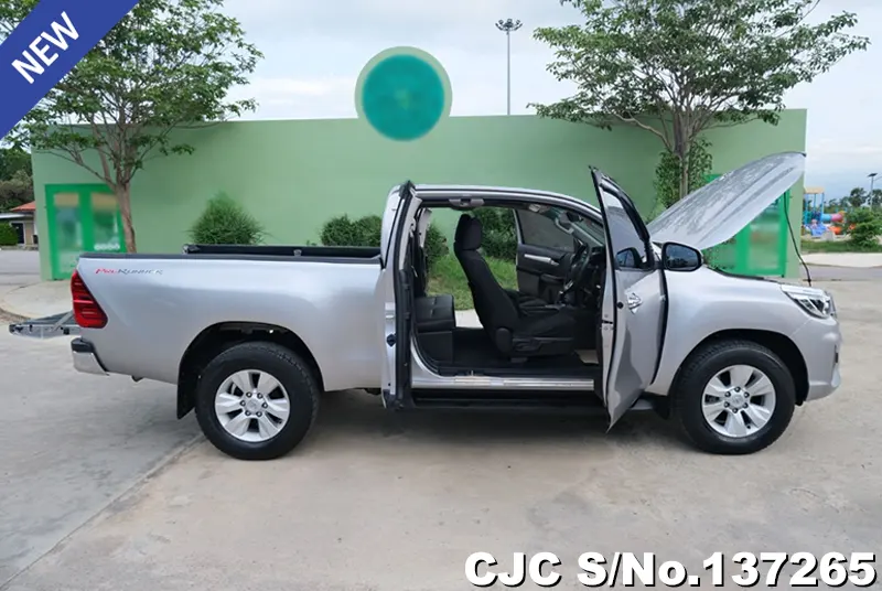Toyota Hilux in Silver for Sale Image 8