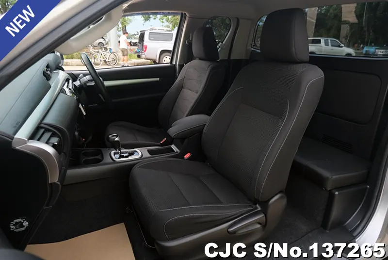 Toyota Hilux in Silver for Sale Image 11