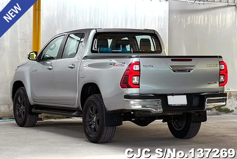 Toyota Hilux in Silver for Sale Image 1