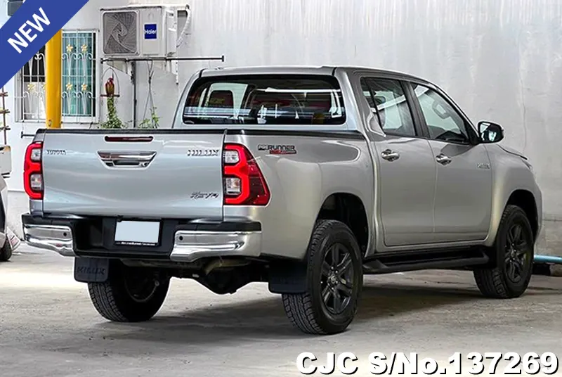 Toyota Hilux in Silver for Sale Image 2