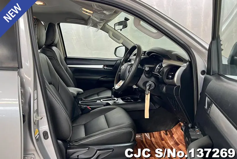 Toyota Hilux in Silver for Sale Image 7
