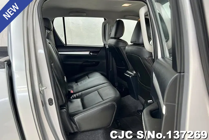 Toyota Hilux in Silver for Sale Image 9