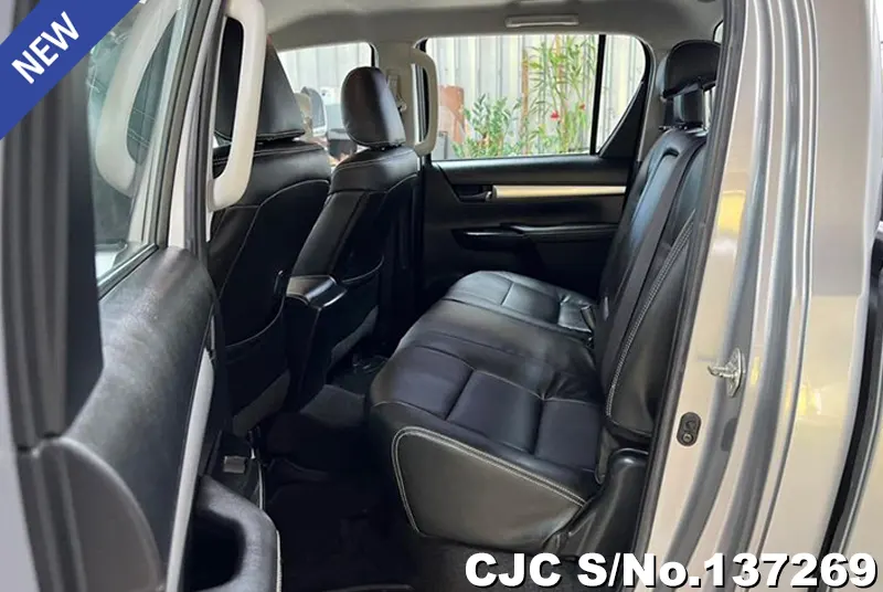 Toyota Hilux in Silver for Sale Image 10