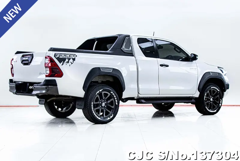 Toyota Hilux in White for Sale Image 1