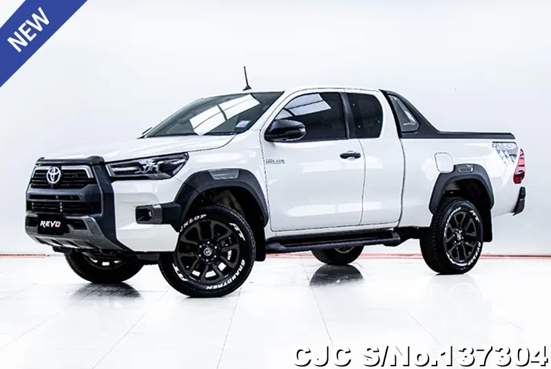 Toyota Hilux in White for Sale Image 2