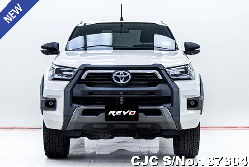 Toyota Hilux in White for Sale Image 3